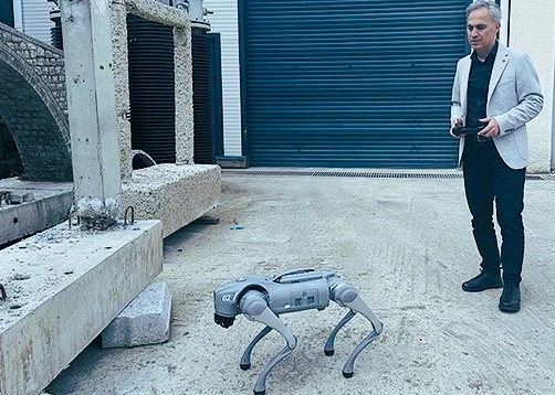 KTÜ’nün geliştirdiği yapay zeka destekli robot köpekler,